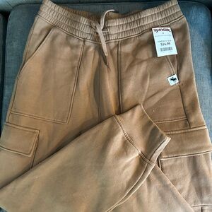 Abercrombie Kids joggers size 13/14 run small new with tags